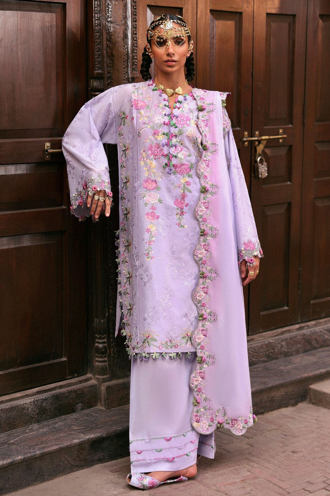 ZAHA NILOFER (ZF-25-04)